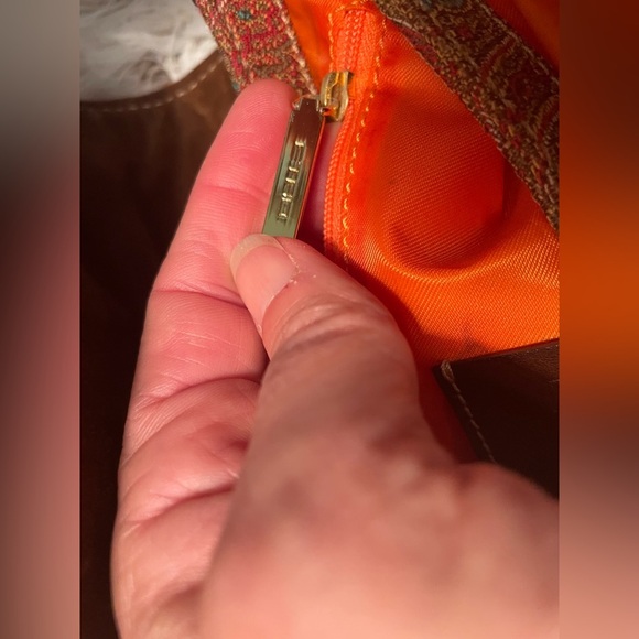 🍂🍂ETRO Beautiful shoulder bag! Like new with dust bag🍂🍂 - Picture 7 of 14